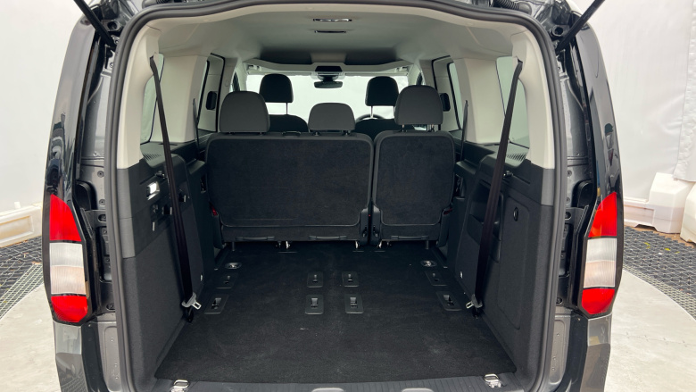 Ford Grand Tourneo Connect 2.0 EcoBlue Titanium 5dr Auto Diesel Estate